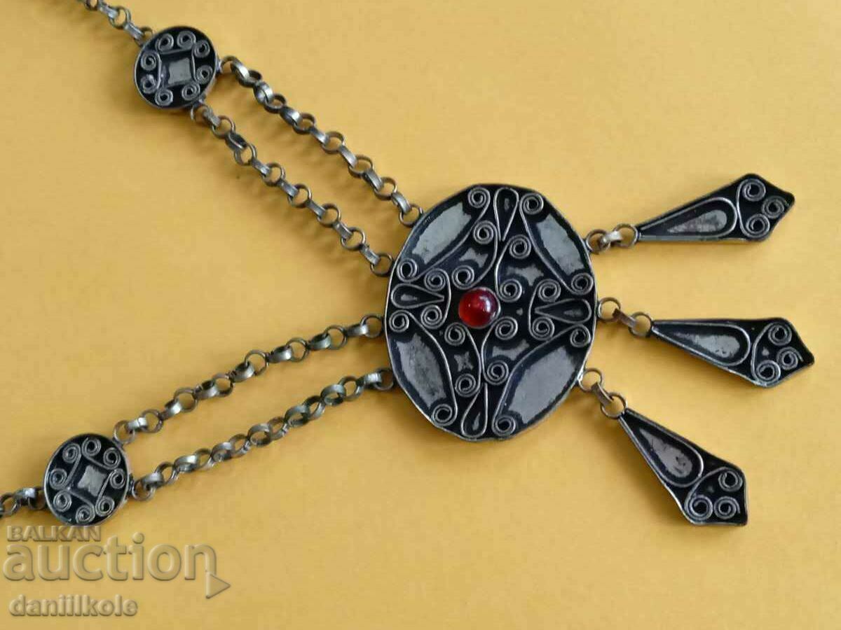 Delivery of *$*Y*$* VERY OLD NECKLACE OVER 100 YEARS OLD *$*Y*$* Delivery of *$*Y*$* VERY OLD NECKLACE OVER 100 YEARS OLD *$*Y*$*