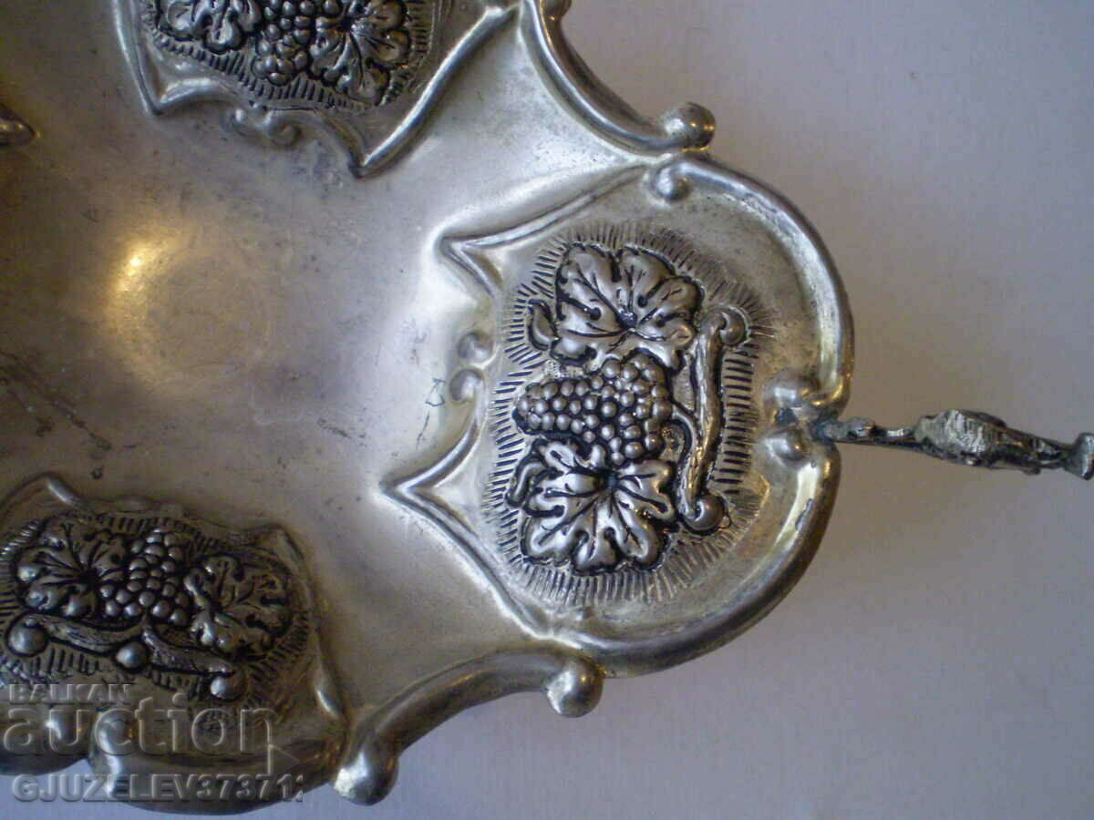 Retro elegant metal fruit bowl for fruit nuts candy - 5 Retro elegant metal fruit bowl for fruit nuts candy - 5