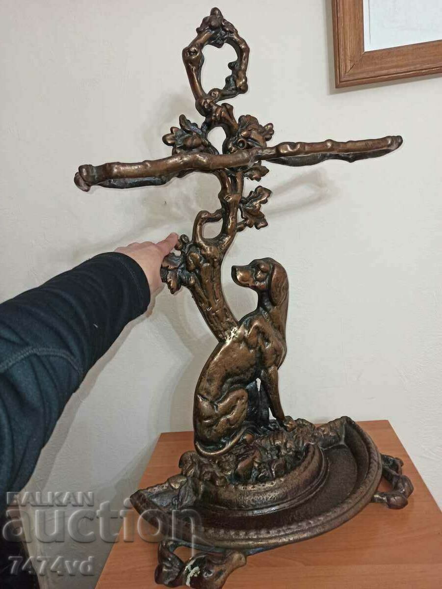Auction VICTORIAN SOLID CAST IRON UMBRELLA STAND - HOUNDHOUND Auction VICTORIAN SOLID CAST IRON UMBRELLA STAND - HOUNDHOUND
