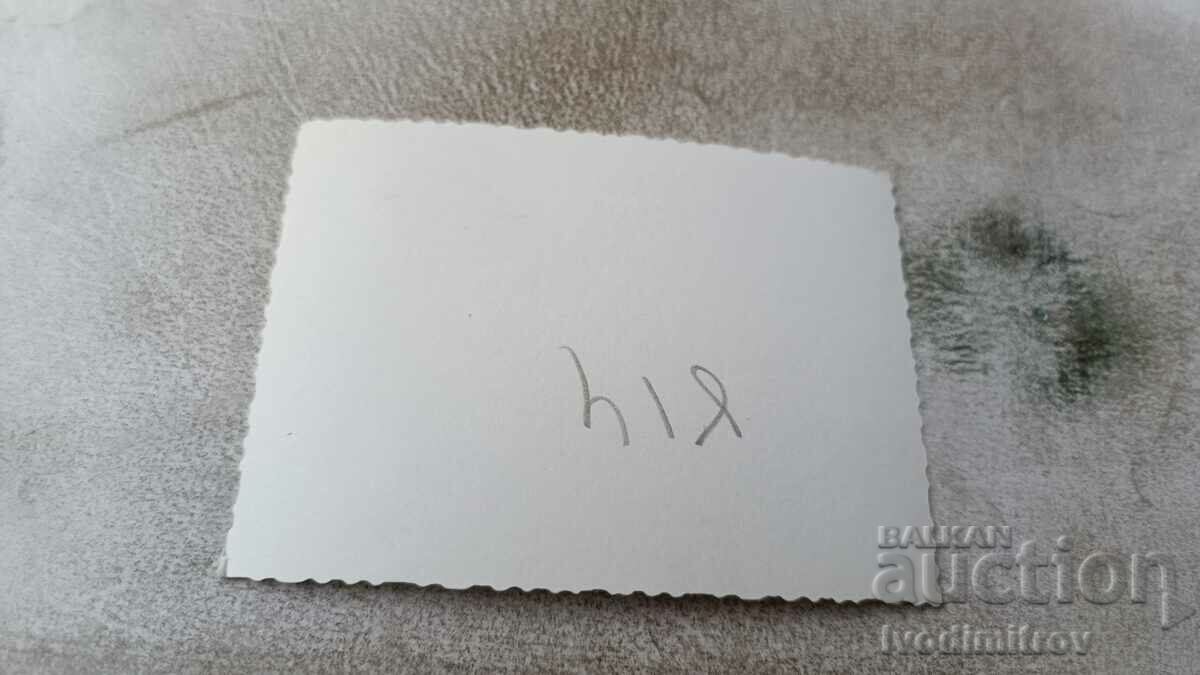 Photo A young man and a young girl on the beach with price 1.35 BGN | € 0.69 Photo A young man and a young girl on the beach with price 1.35 BGN | € 0.69