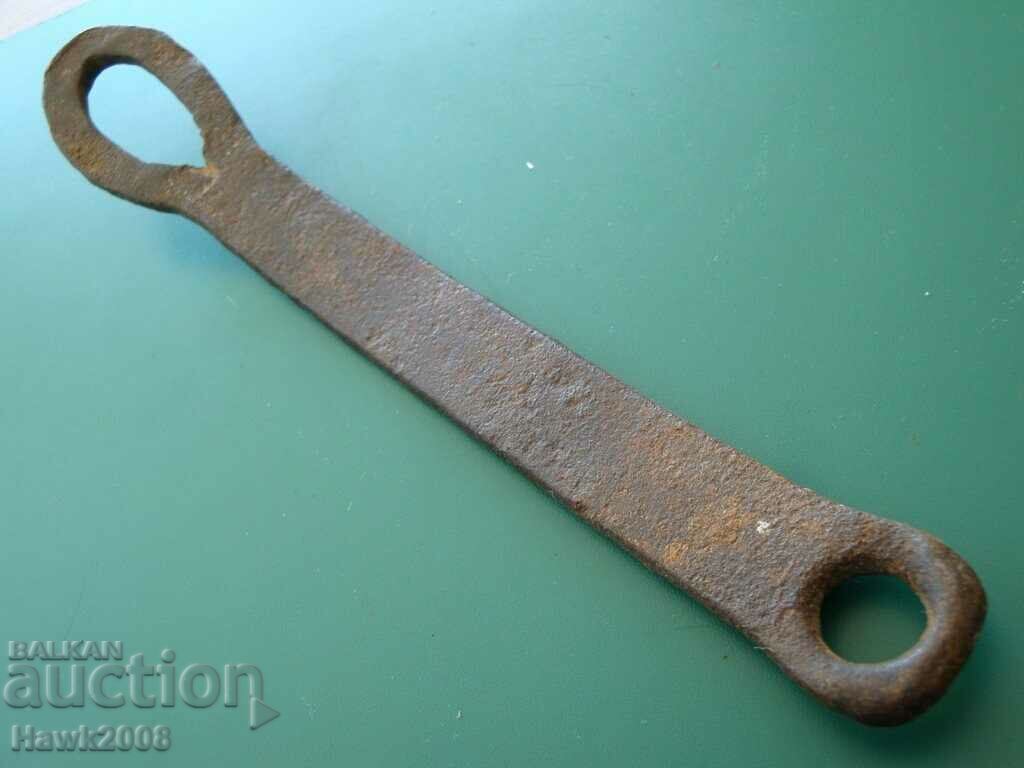 Delivery of Antique Wrought Iron Latch Lock Mandala Surme for Antique Gate