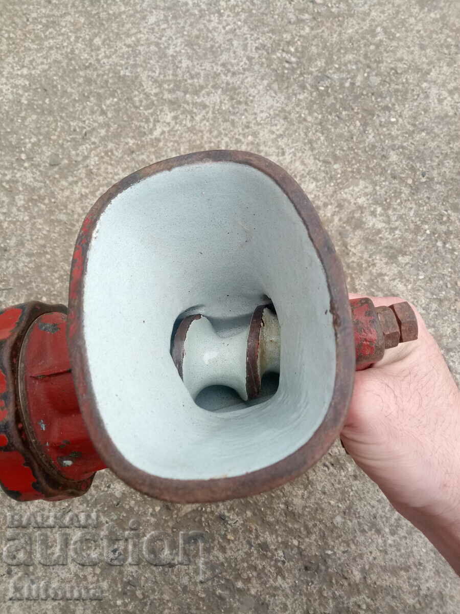 Delivery of Old meat grinder Delivery of Old meat grinder