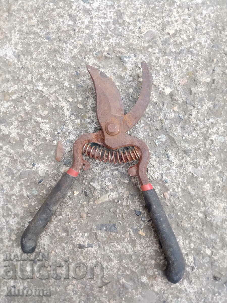 foarfece de tăiat via cu preț 6.99 BGN | € 3.57