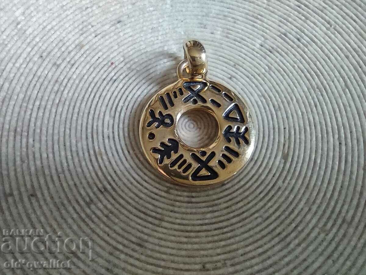Medallion original idea, symbols, massive with price 97.00 BGN | € 49.60 Medallion original idea, symbols, massive with price 97.00 BGN | € 49.60