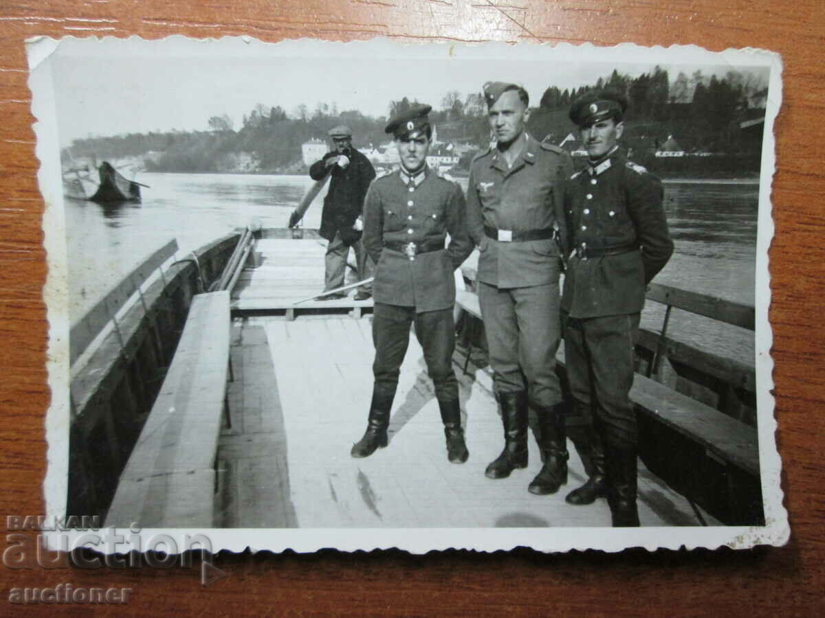 Auction OLD PHOTO BULGARIAN AND GERMAN OFFICERS ON THE DANUBE Auction OLD PHOTO BULGARIAN AND GERMAN OFFICERS ON THE DANUBE