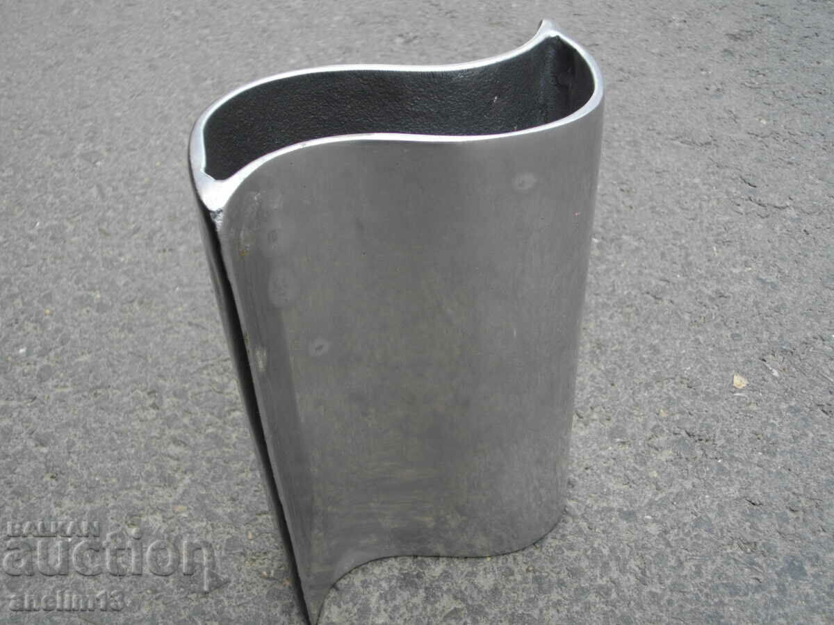 Auction ALUMINUM VASE Auction ALUMINUM VASE
