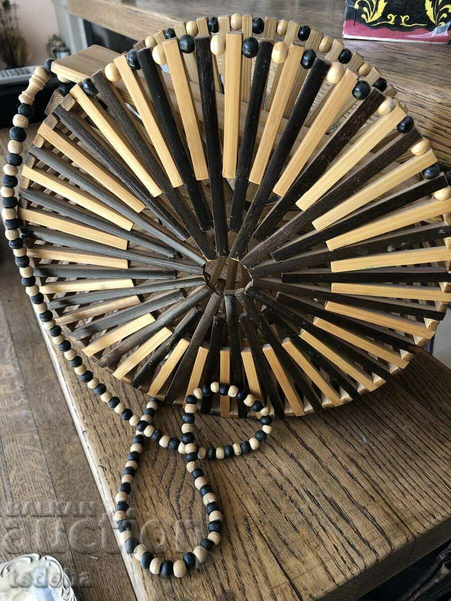 Delivery of UNIQUE WOODEN WOMEN'S BAG Delivery of UNIQUE WOODEN WOMEN'S BAG