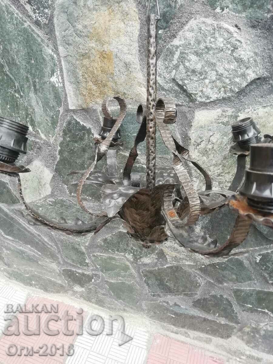 Δημοπρασία Παλαιός πολυέλαιος από σφυρήλατο σίδερο Δημοπρασία Παλαιός πολυέλαιος από σφυρήλατο σίδερο