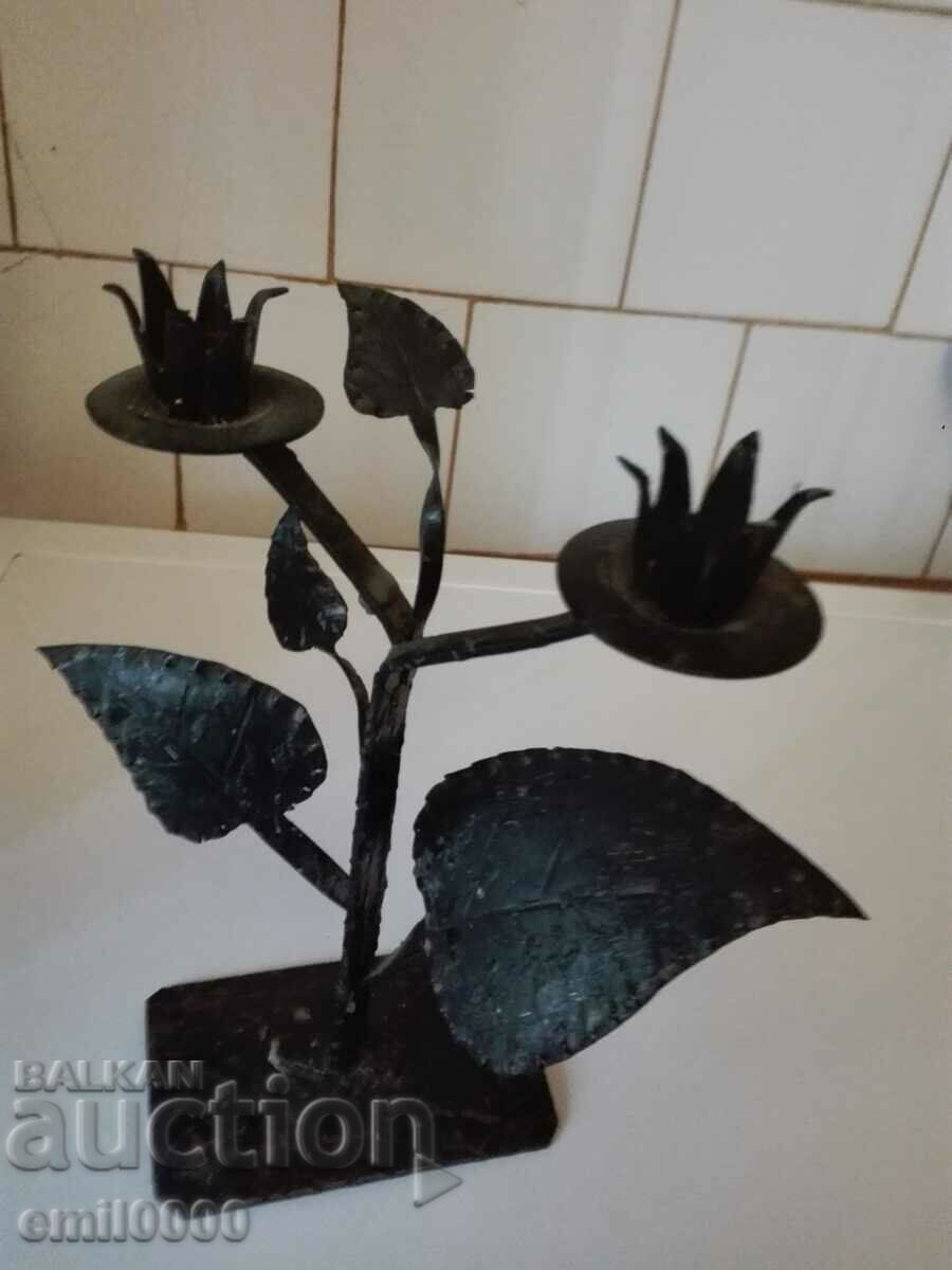 Σφυρήλατο σίδερο κηροπήγιο με τιμή 14.99 BGN | € 7.66 Σφυρήλατο σίδερο κηροπήγιο με τιμή 14.99 BGN | € 7.66