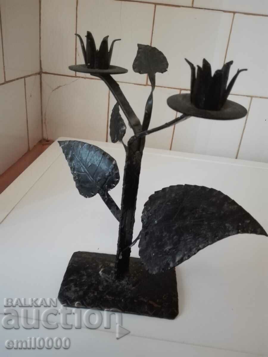 Παράδοση Σφυρήλατο σίδερο κηροπήγιο Παράδοση Σφυρήλατο σίδερο κηροπήγιο