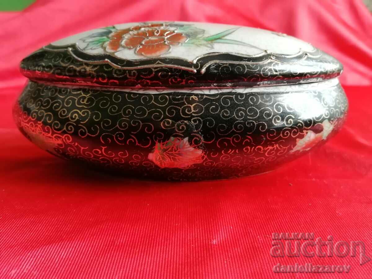 Auction Roql SATSUMA Old Japanese Porcelain Jewelry Box Auction Roql SATSUMA Old Japanese Porcelain Jewelry Box