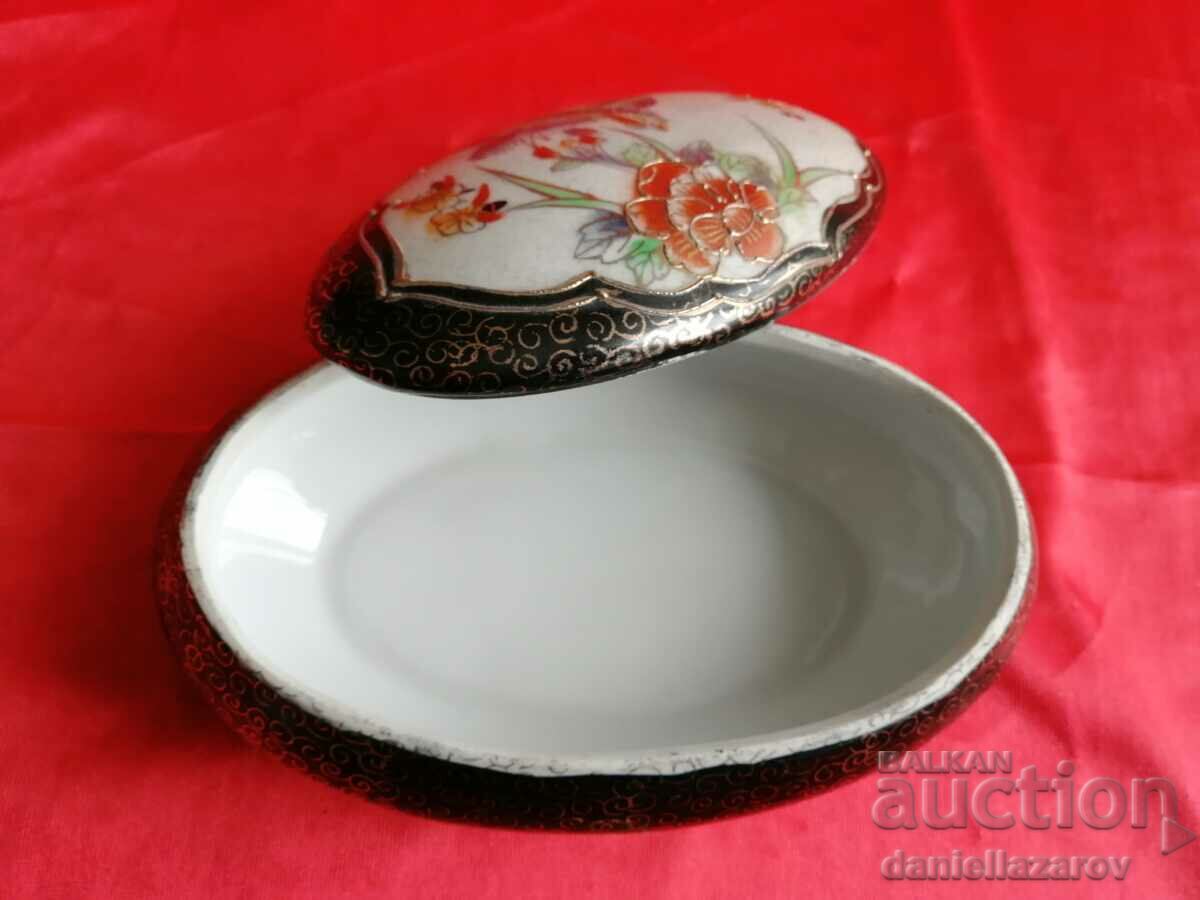 Delivery of Roql SATSUMA Old Japanese Porcelain Jewelry Box Delivery of Roql SATSUMA Old Japanese Porcelain Jewelry Box