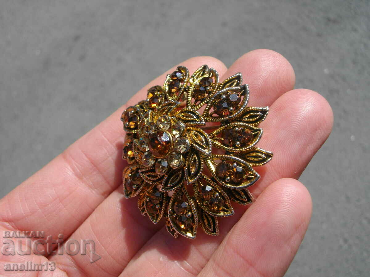 Auction OLD BROOCH PENDANT Auction OLD BROOCH PENDANT