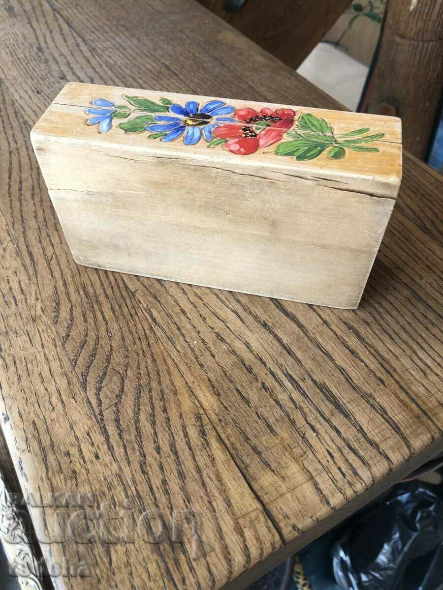 Auction WOODEN BOX Auction WOODEN BOX