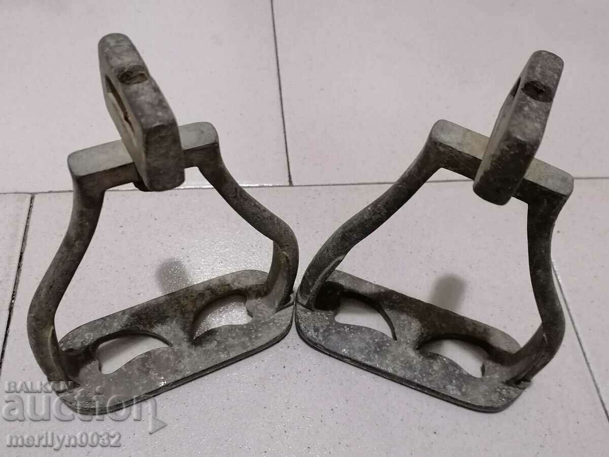 Delivery of Ottoman stirrup bronze cavalry saddle Delivery of Ottoman stirrup bronze cavalry saddle
