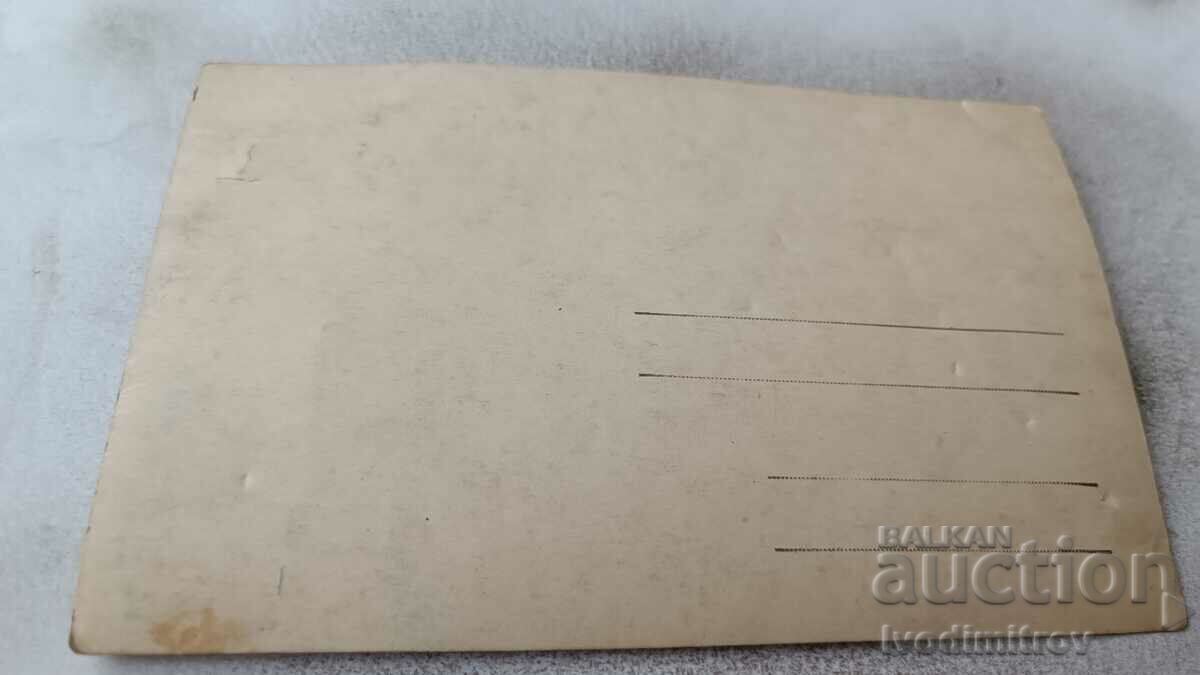 Photo Varna Men and women with a boat for trips FEYA in the sea with price 2.65 BGN | € 1.35 Photo Varna Men and women with a boat for trips FEYA in the sea with price 2.65 BGN | € 1.35