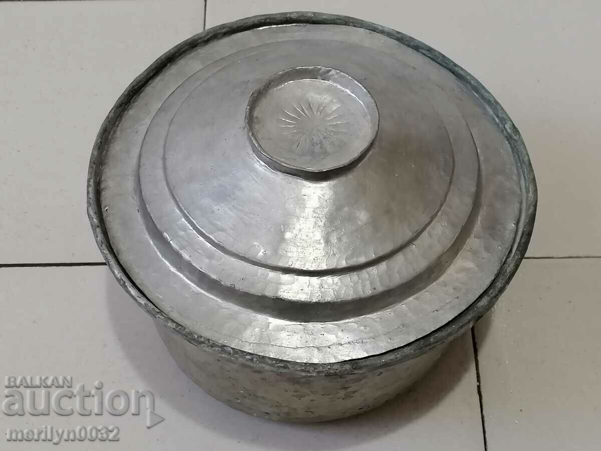 An old tinned pot, a baker's copper pot with lid with price 98.00 BGN | € 50.11 An old tinned pot, a baker's copper pot with lid with price 98.00 BGN | € 50.11
