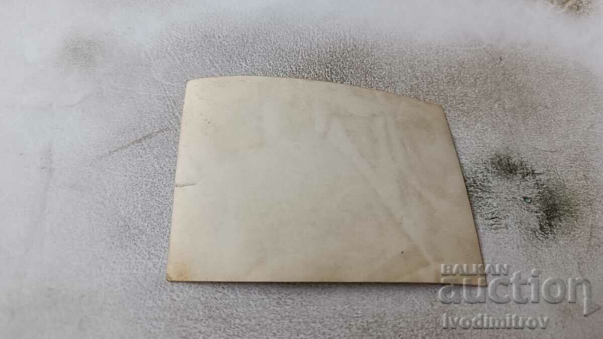 Φωτογραφία Γυναίκα και αγόρι δίπλα στην πισίνα με τιμή 1.45 BGN | € 0.74