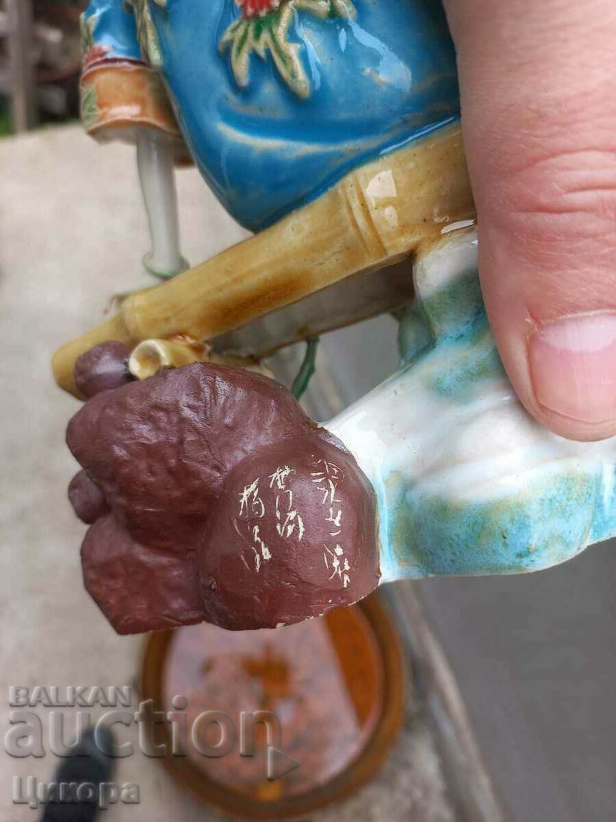 OLD CHINESE PORCELAIN FIGURE STATUETTE - 7