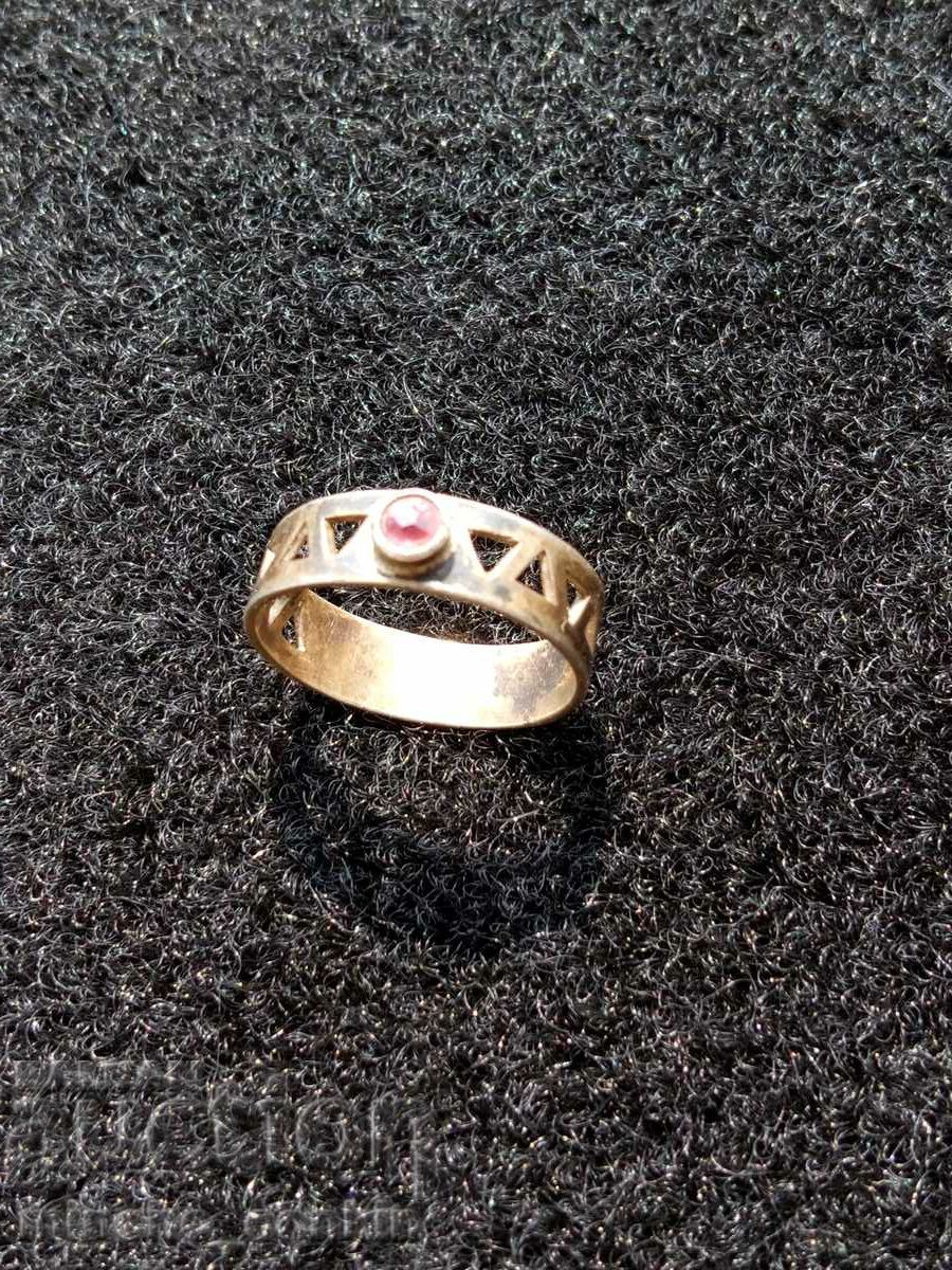 Руски СССР позлатен сребърен пръстен със рубин.
