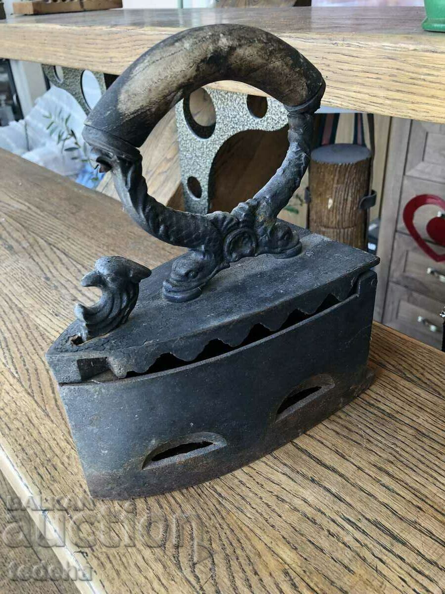 CALCAT DE CARBUNE ANTIC - STRUCIRE - PERFECT cu preț 100.00 BGN | € 51.13