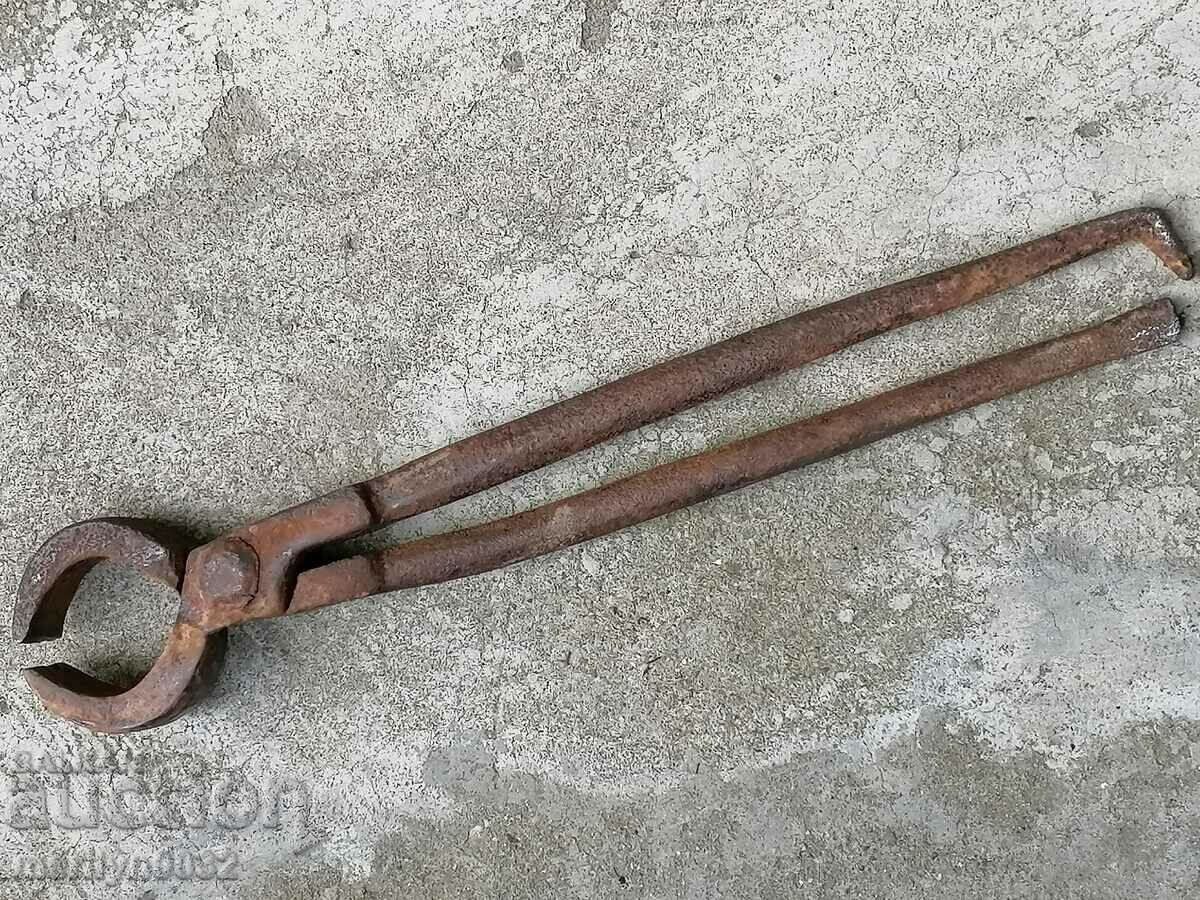 Old forging pliers, wrought iron, a keradene tool with price 53.00 BGN | € 27.10 Old forging pliers, wrought iron, a keradene tool with price 53.00 BGN | € 27.10