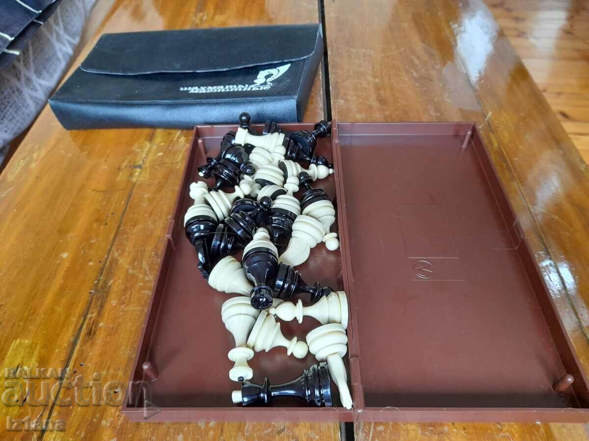 Auction Old magnetic chess Auction Old magnetic chess