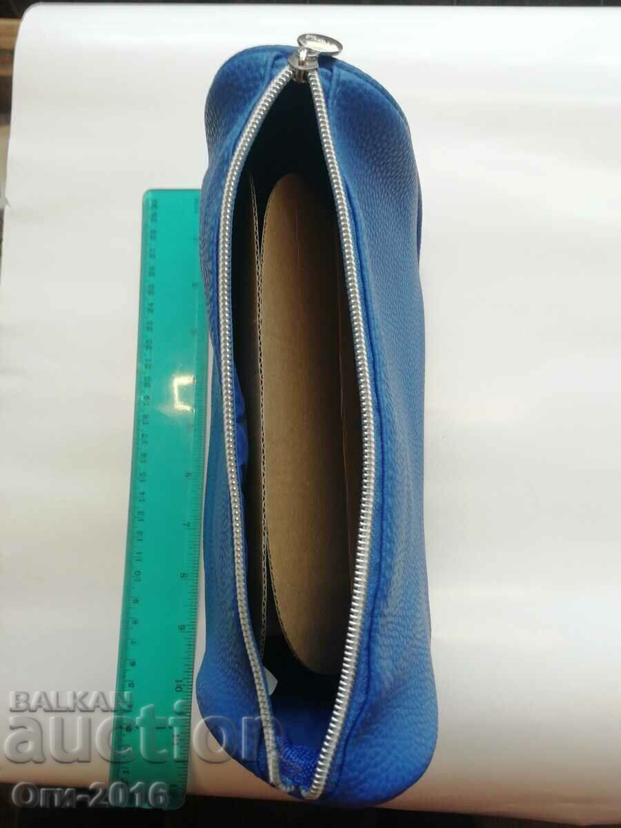 Auction  NIVEA toiletry set