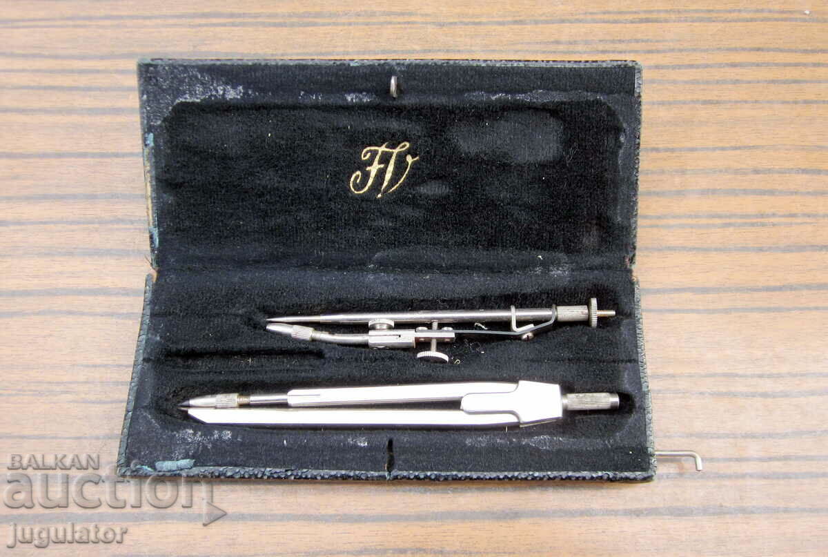Auction Voight set of German drawing tools in a box Auction Voight set of German drawing tools in a box
