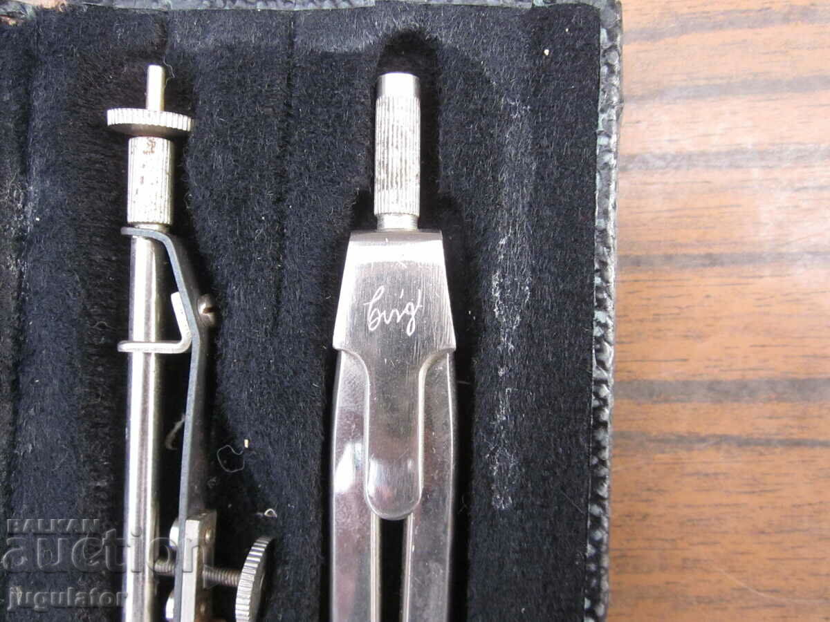 Delivery of Voight set of German drawing tools in a box Delivery of Voight set of German drawing tools in a box