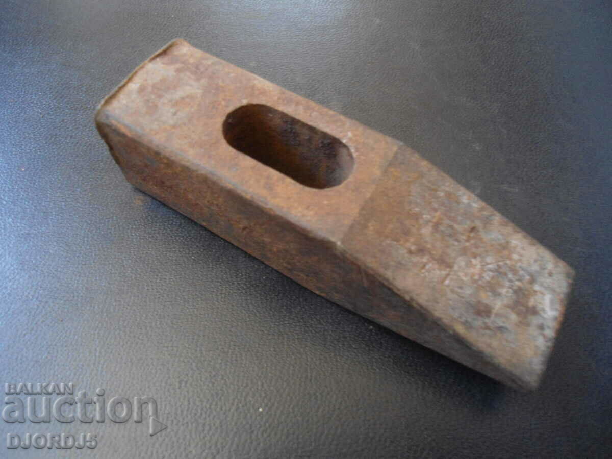 Old universal hammer, 0. 500 kg. with price 5.00 BGN | € 2.56 Old universal hammer, 0. 500 kg. with price 5.00 BGN | € 2.56