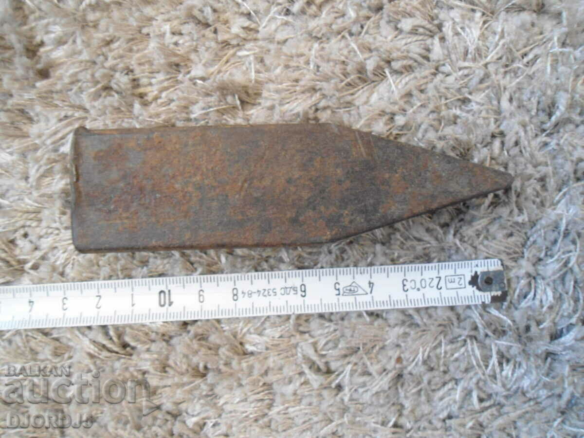 Auction Old universal hammer, 0. 500 kg. Auction Old universal hammer, 0. 500 kg.