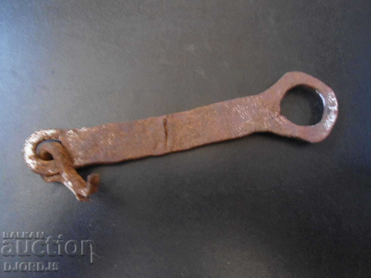 Старо ковано мандало с цена 3.00 лв. | € 1.53 Старо ковано мандало с цена 3.00 лв. | € 1.53