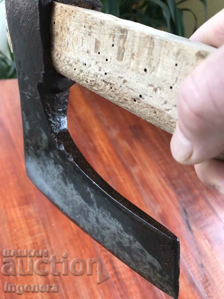 SPLITTING AX LARGE AX AX OLD TOOL - 5 SPLITTING AX LARGE AX AX OLD TOOL - 5