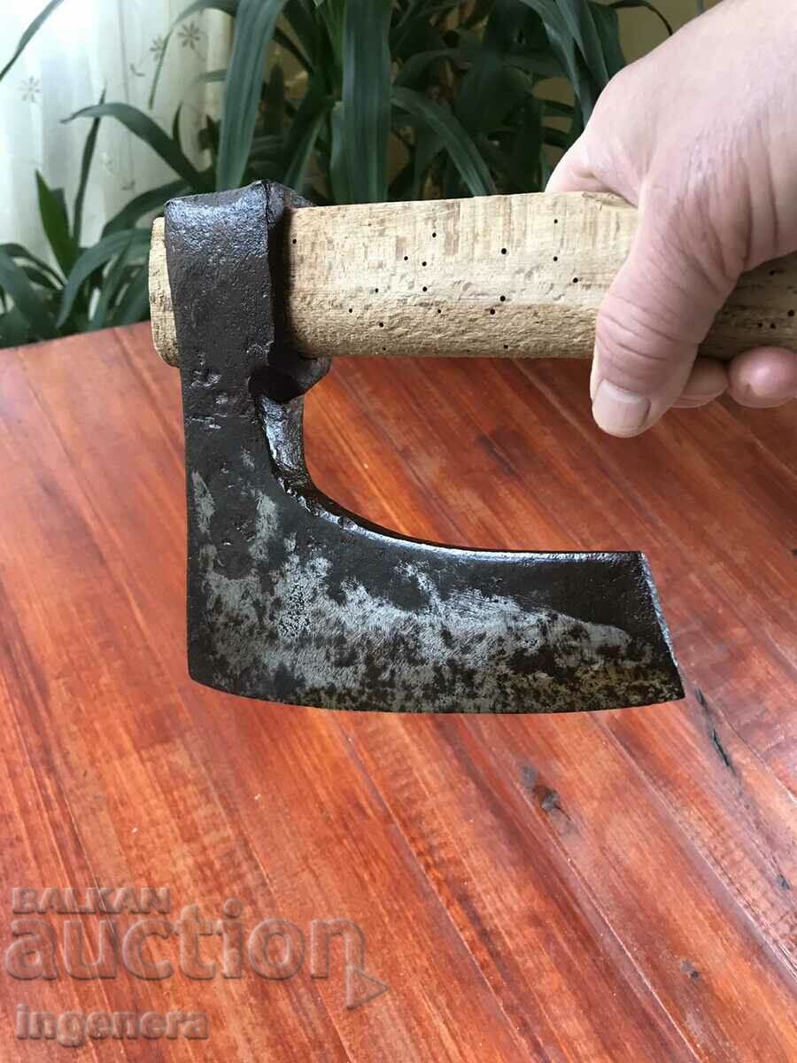 SPLITTING AX LARGE AX AX OLD TOOL - 6 SPLITTING AX LARGE AX AX OLD TOOL - 6