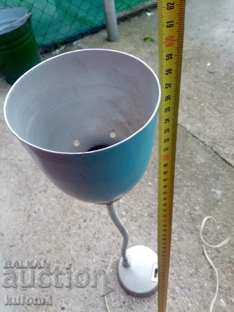 Аукцион Стара сгъваема лампа