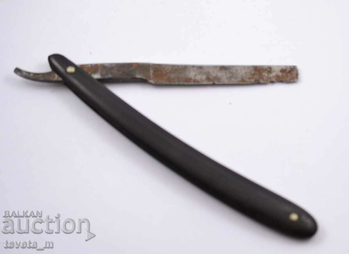 Auction An old razor Auction An old razor