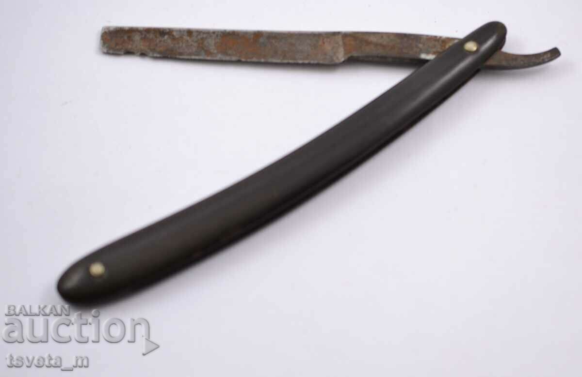 Delivery of An old razor Delivery of An old razor