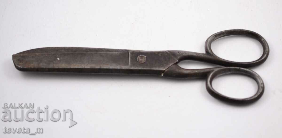 Ancient scissors
