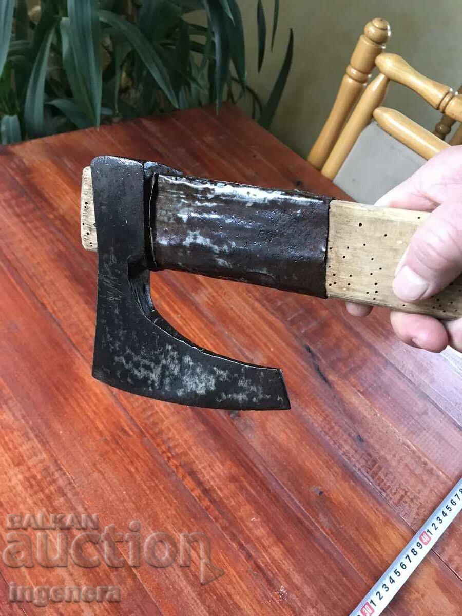 Delivery of SPLITTING AX LARGE AX AX OLD TOOL Delivery of SPLITTING AX LARGE AX AX OLD TOOL