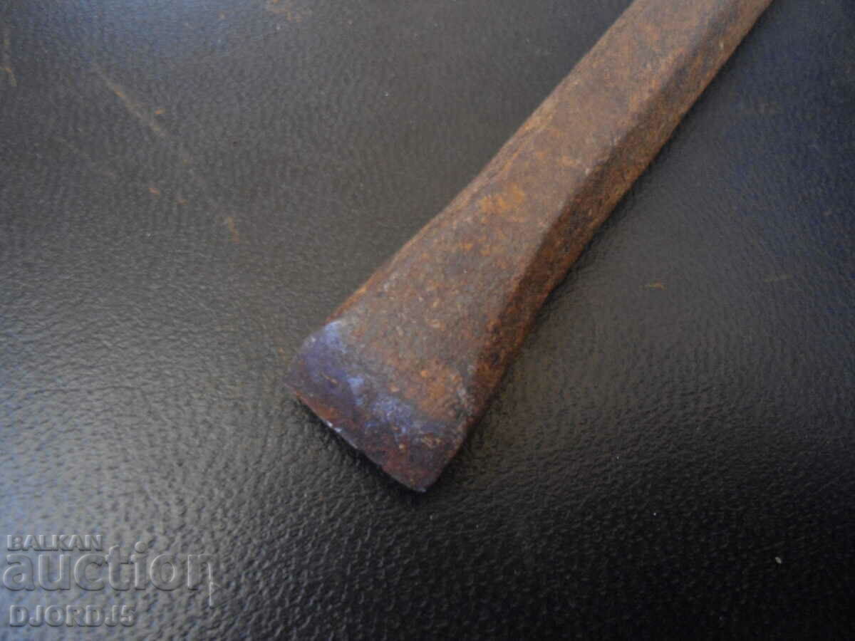An old tool, a chopper with price 2.00 BGN | € 1.02 An old tool, a chopper with price 2.00 BGN | € 1.02