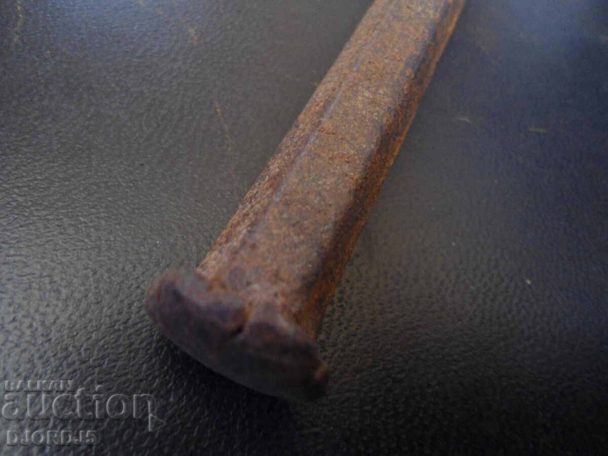 Auction An old tool, a chopper Auction An old tool, a chopper