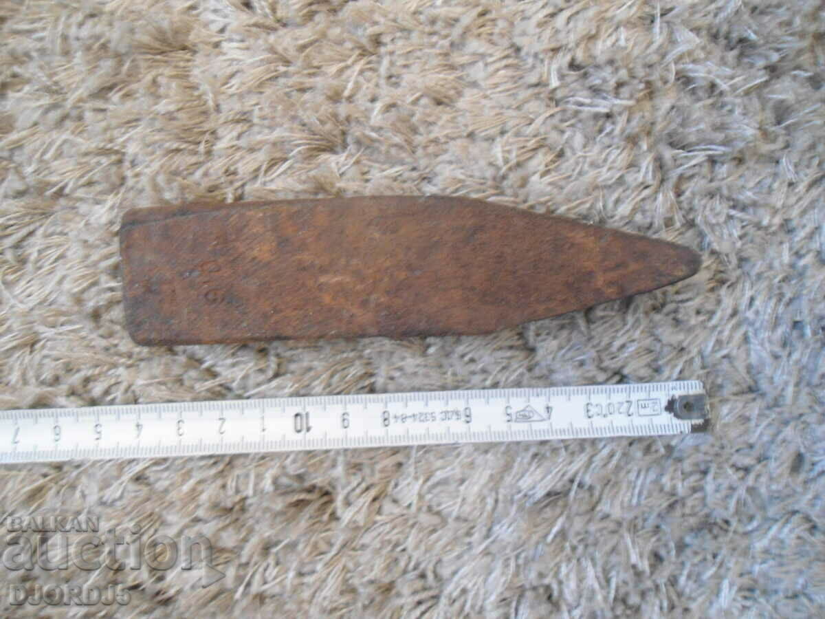 Auction Old universal hammer, 0. 590 kg., marked Auction Old universal hammer, 0. 590 kg., marked