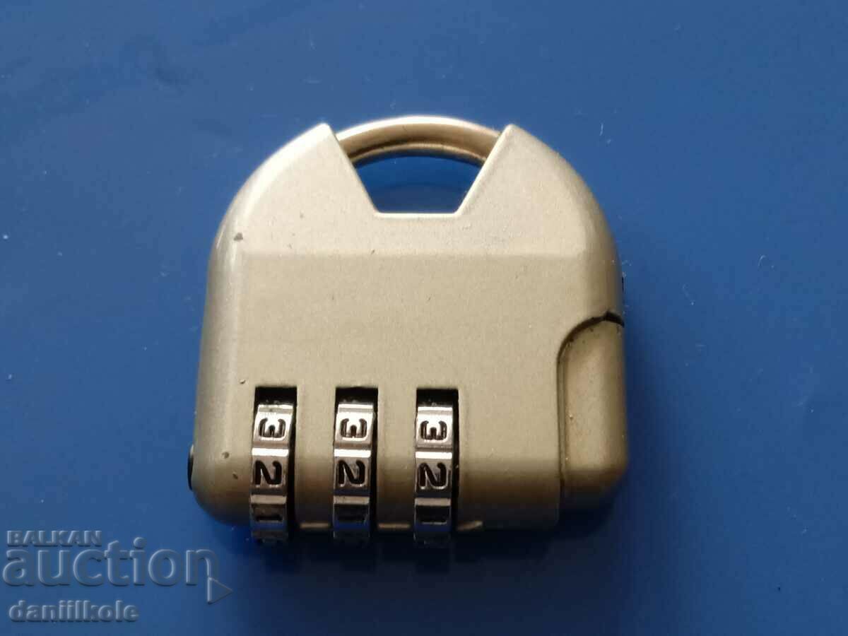 *$*Y*$* OLD SMALL CODE PADLOCK - EXCELLENT *$*Y*$* - 6 *$*Y*$* OLD SMALL CODE PADLOCK - EXCELLENT *$*Y*$* - 6