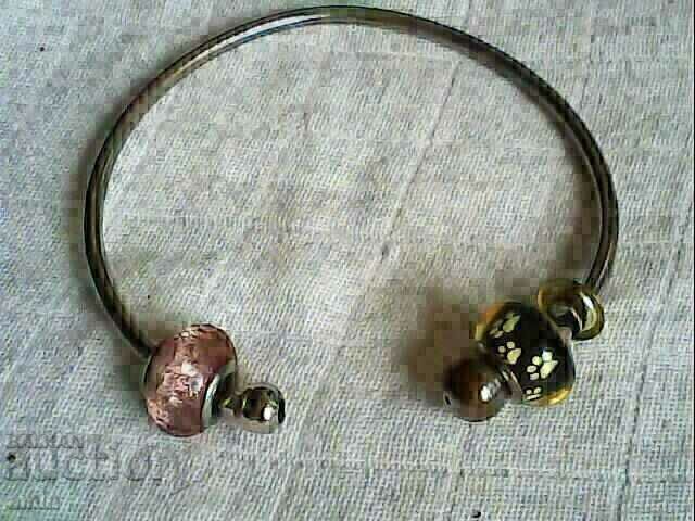 2 красиви гривни от стекло мурано по с цена 15.00 лв. | € 7.67 2 красиви гривни от стекло мурано по с цена 15.00 лв. | € 7.67