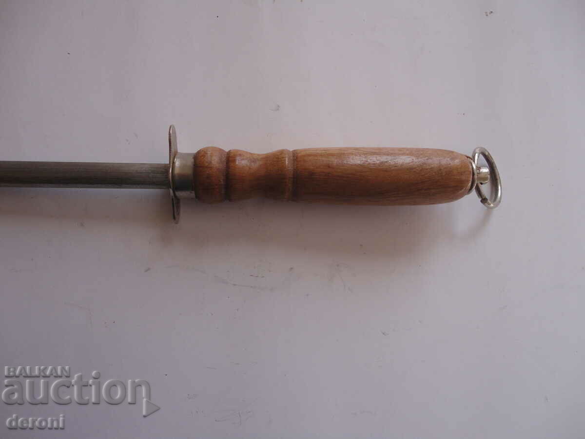 Delivery of Old table grinder with wooden handle Delivery of Old table grinder with wooden handle