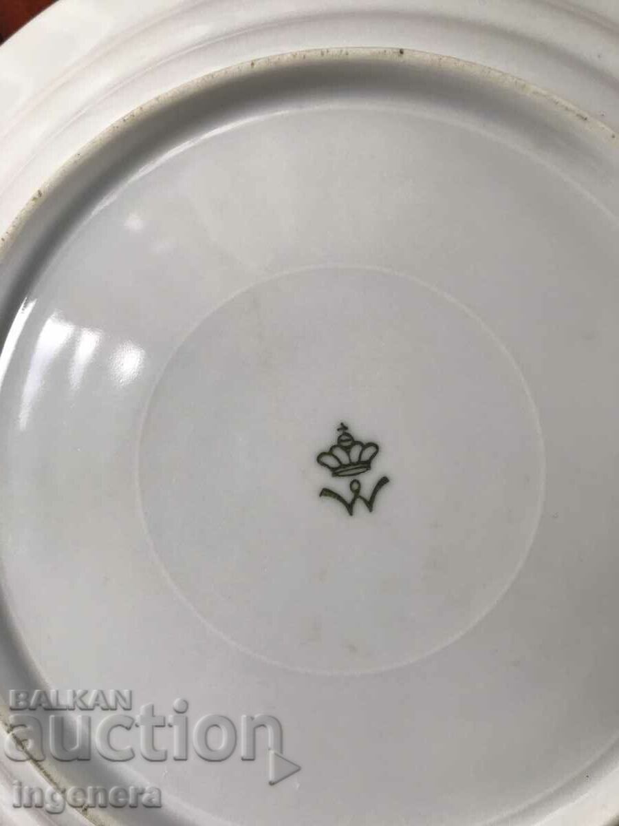 Auction  PORCELAIN PLATE RELIEF