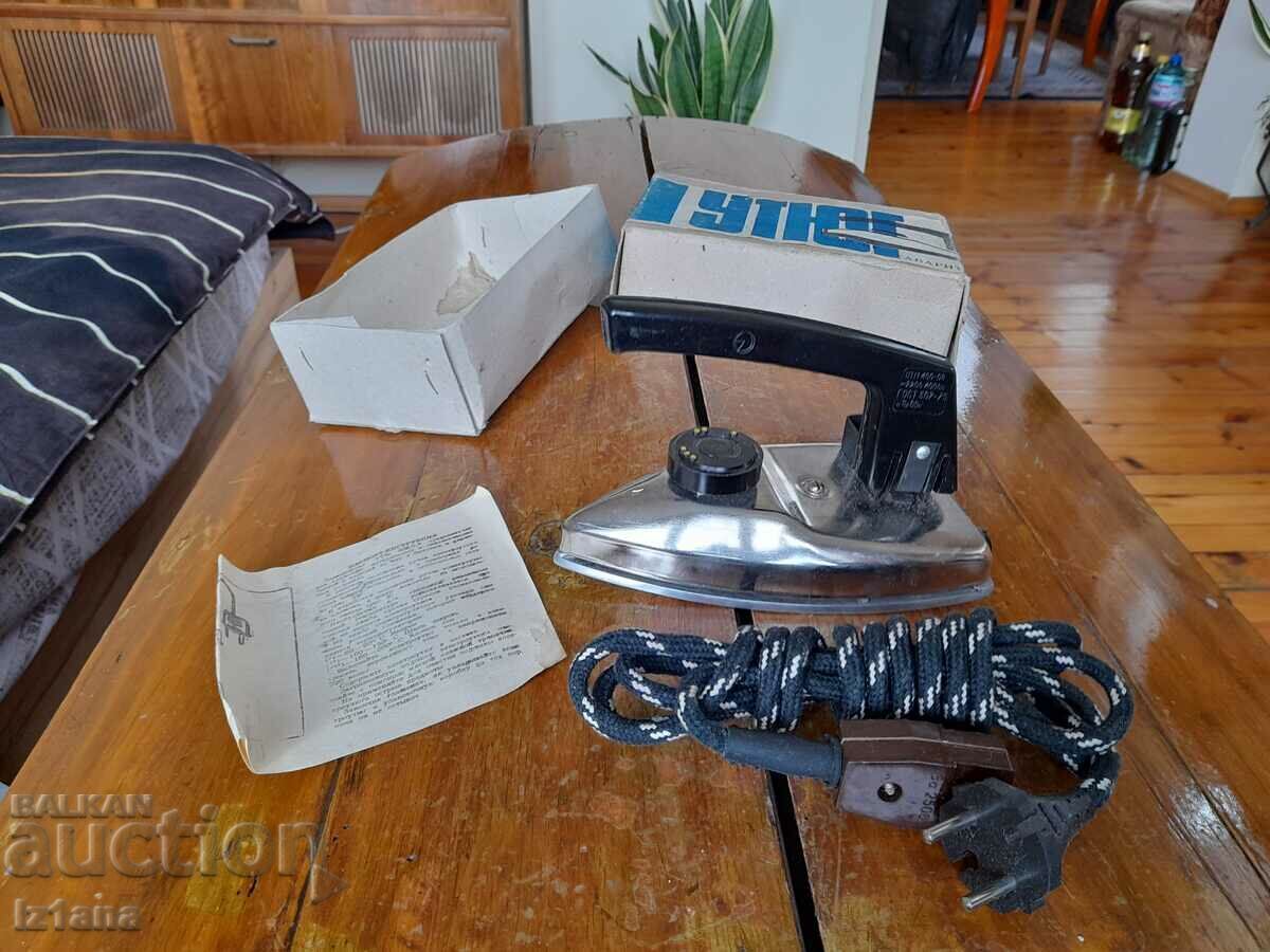 Auction Old electric iron Auction Old electric iron