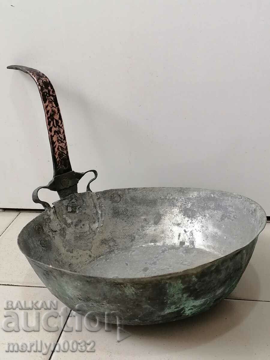 An old copper pan, a baker, a tray, a copper pot with price 99.00 BGN | € 50.62
