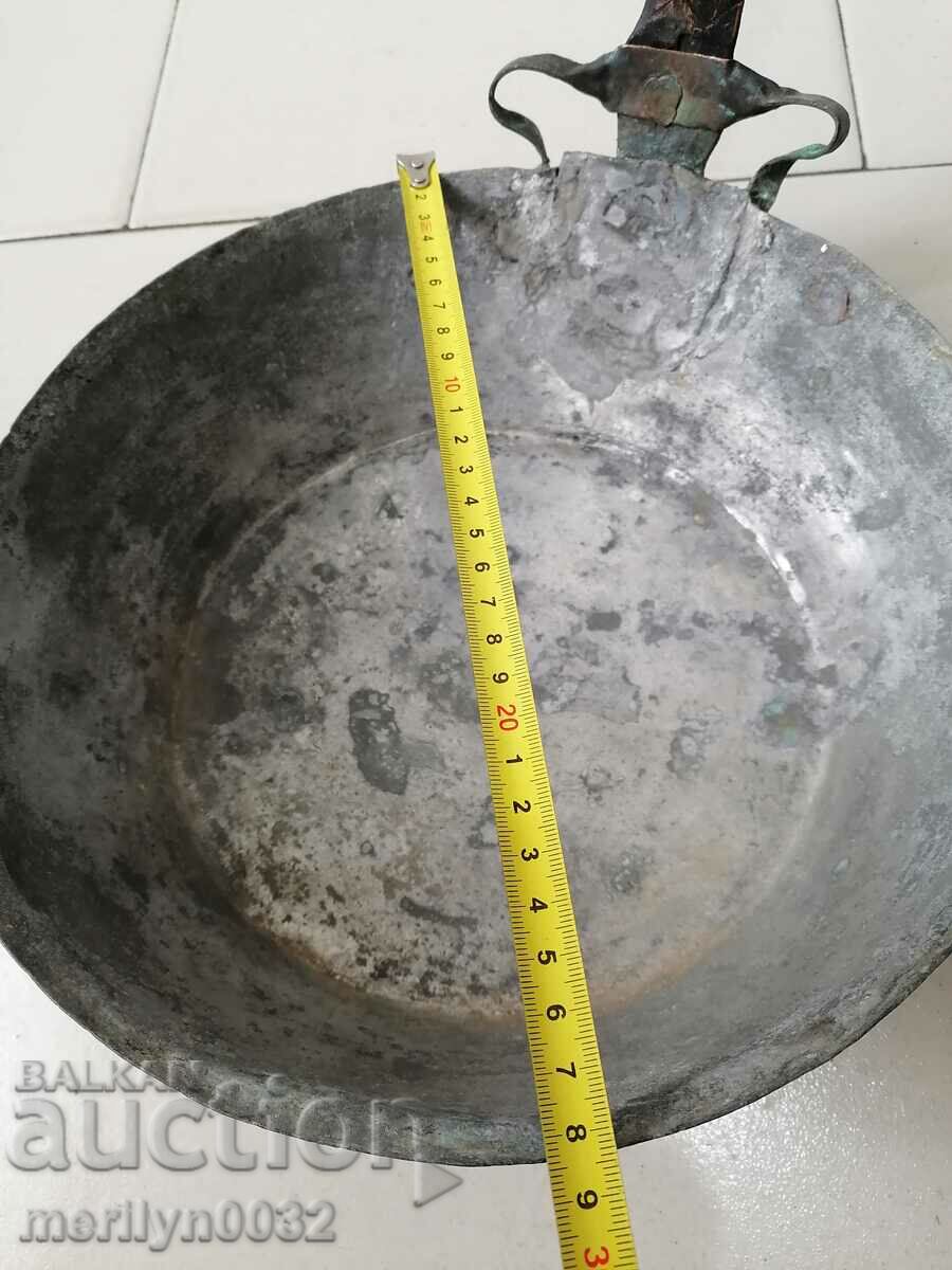 An old copper pan, a baker, a tray, a copper pot - 6